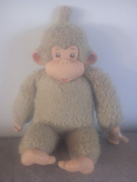 Macaca em peluche da marca rubia Portugal