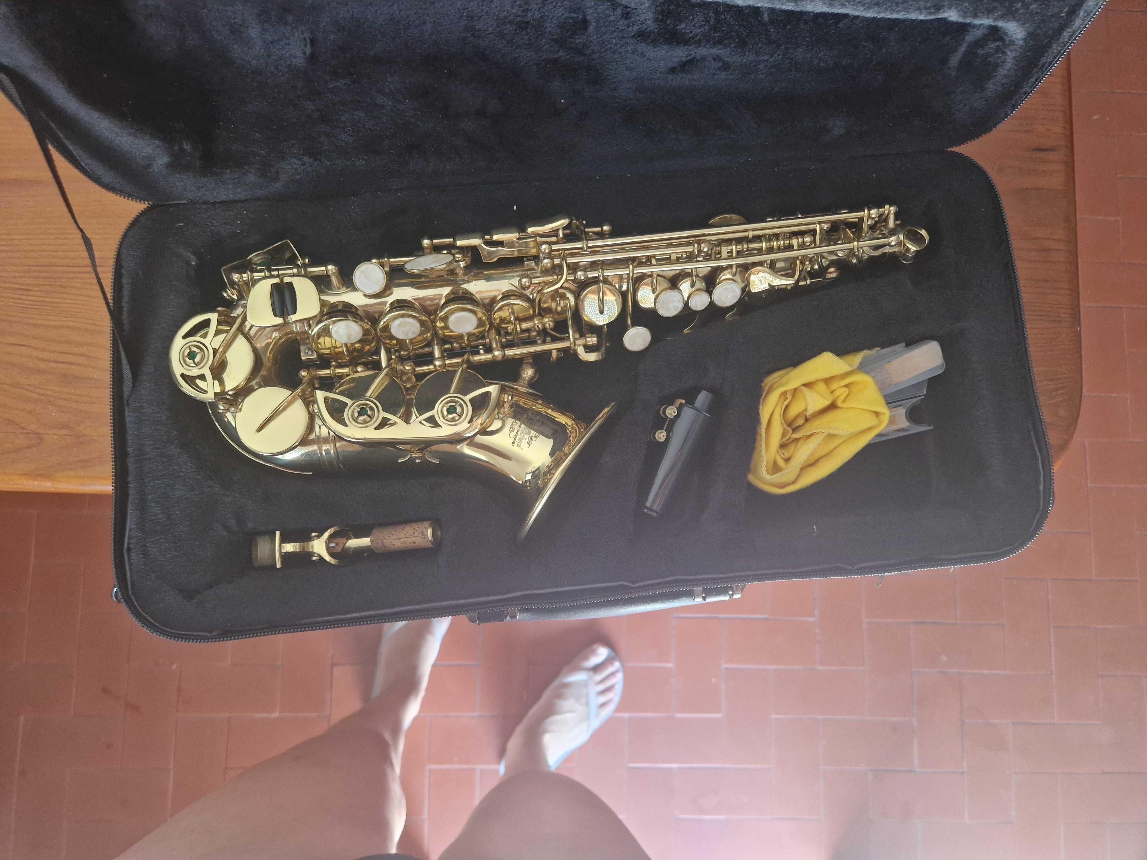 Saxofone criança