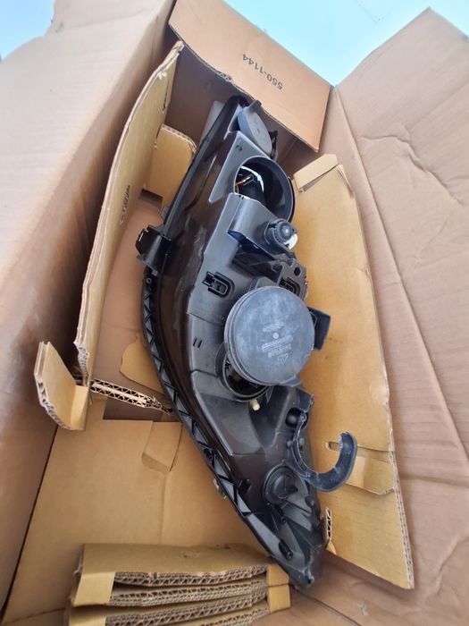 Faróis para PEUGEOT 308 SW de 2009 a 2011