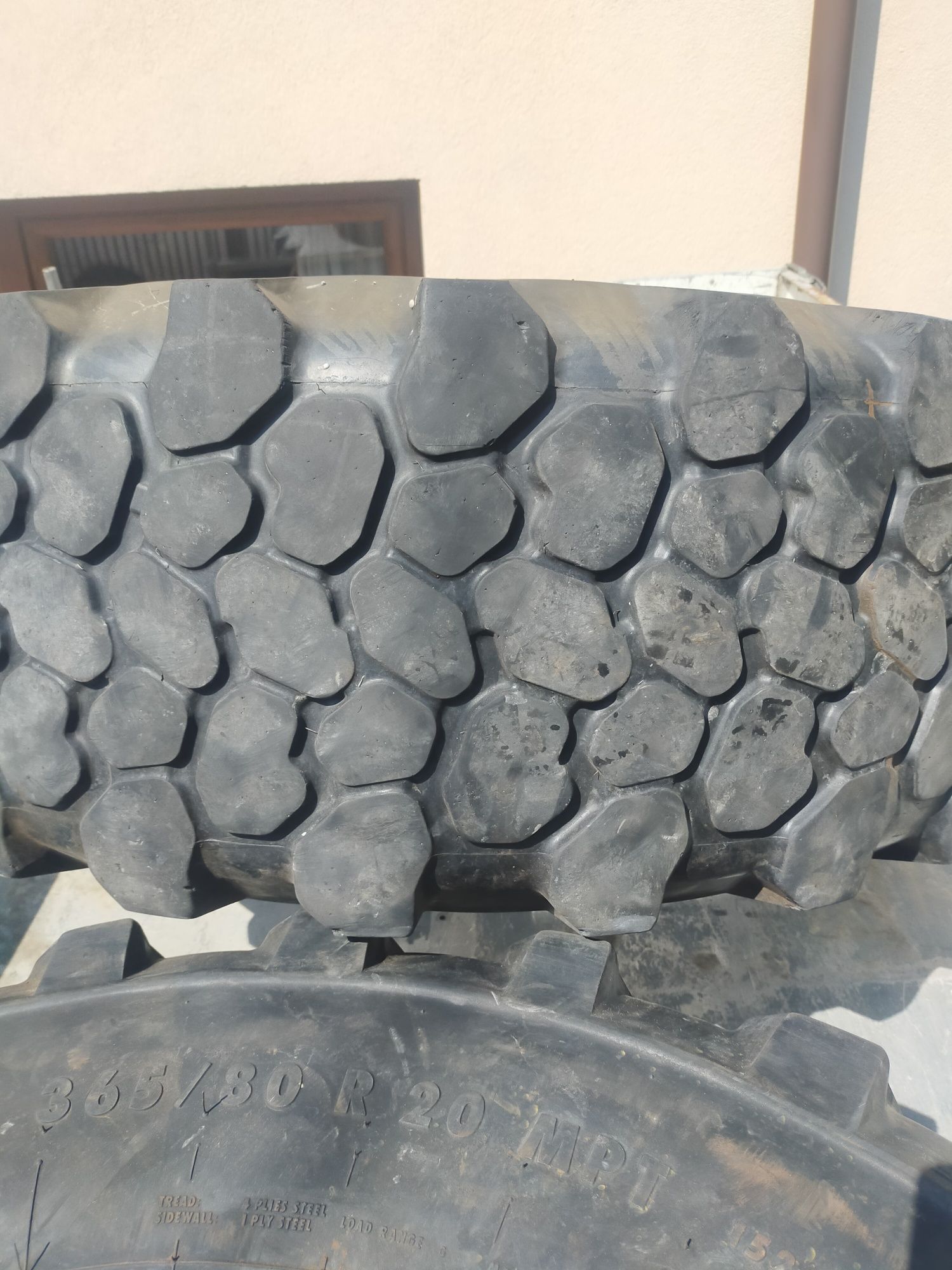 Opony 365/80R20 MPT 152K Continental