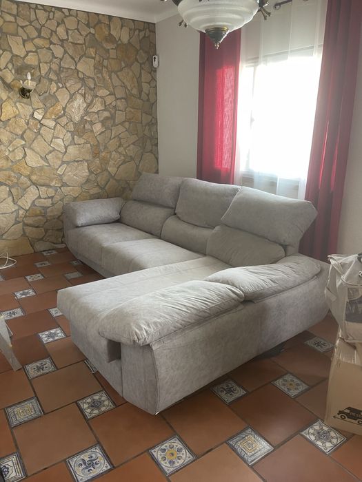 Sofa pouco tempo mas partido