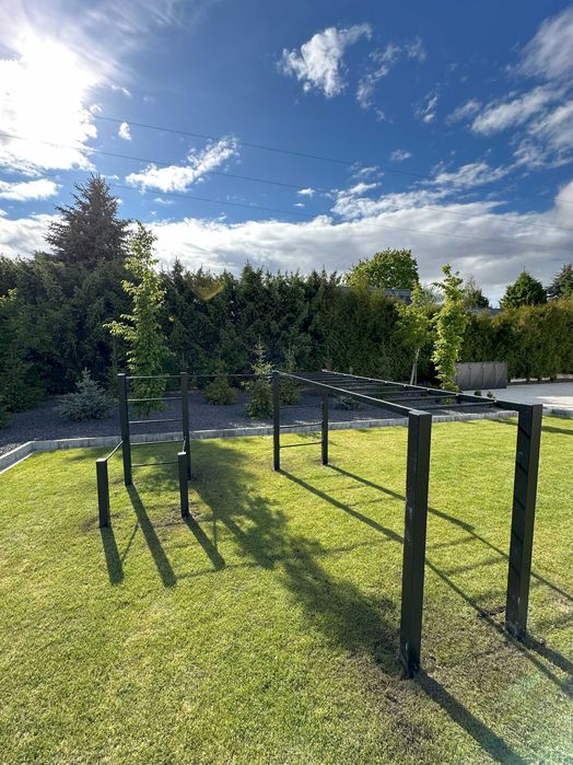 plac do ćwiczeń, siłownia ogrodowa, drążki