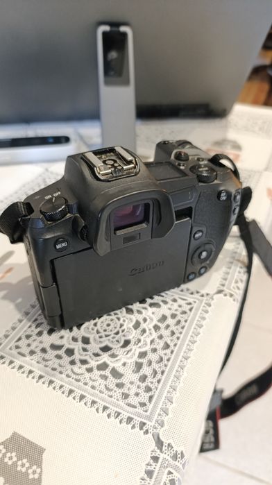 Canon EOS R + Adaptador RF para EF