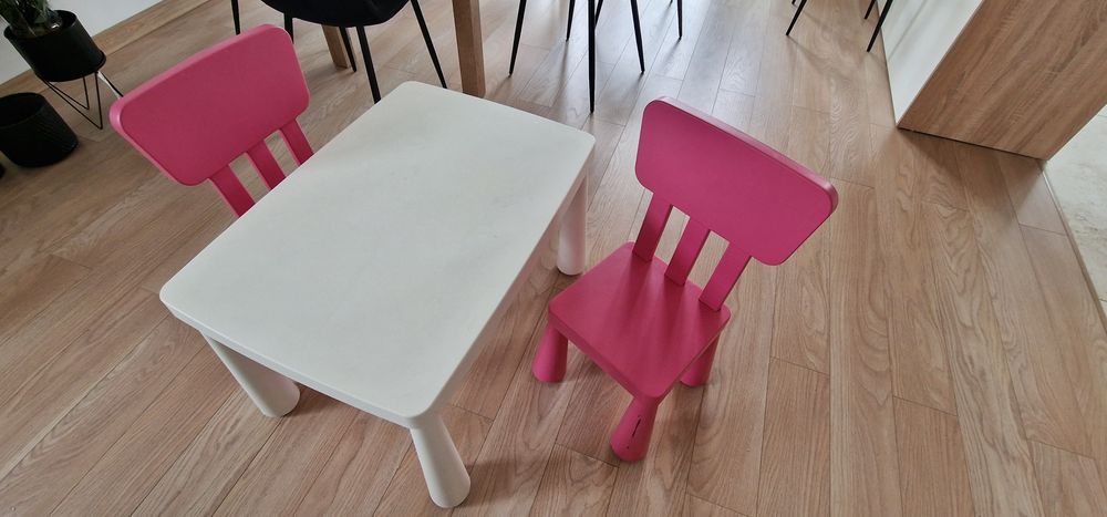 Stolik dziecięcy  i krzesła mamut ikea