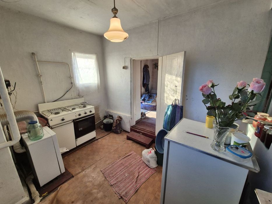 Продам пів Будинку.Школьний 52 кв.м окреме подвірʼя