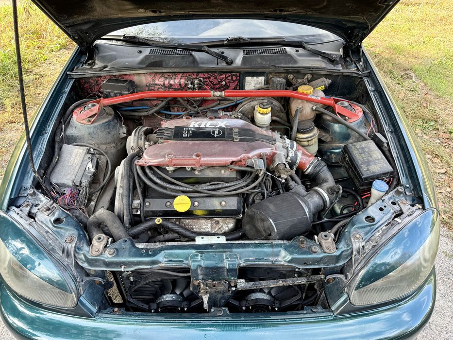 Daewoo Lanos 2.5 V6 Opel x25xe