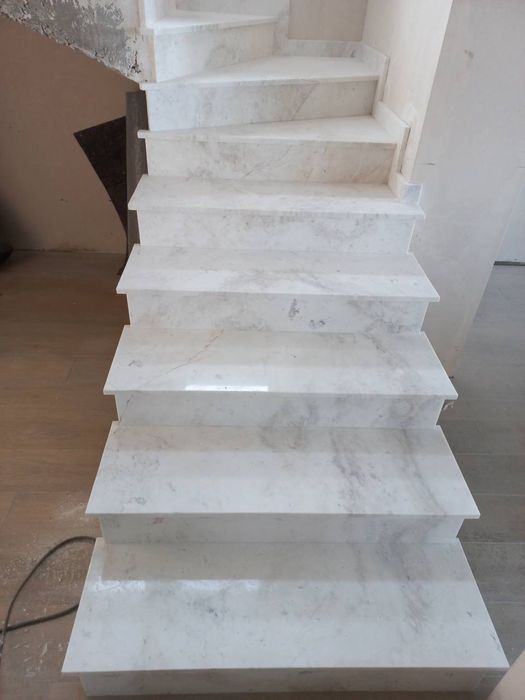 Лестница, лестница из мрамора, гранита, лестница на заказ