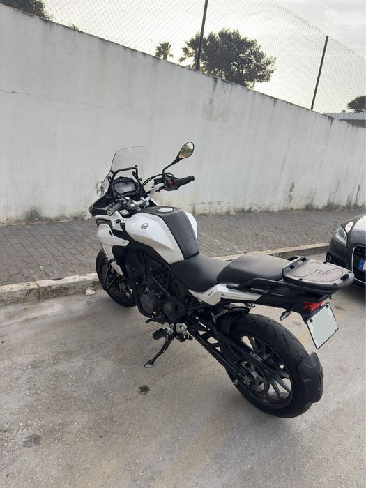 APENAS ATE SEGUNDA! Benelli TRK 2018 poucos km Revisões na marca
