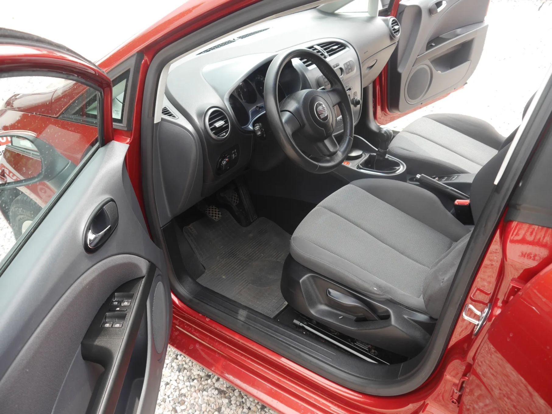 Seat Leon 1.6 MPI 102 km KLIMA opłacony NISKI przebieg!