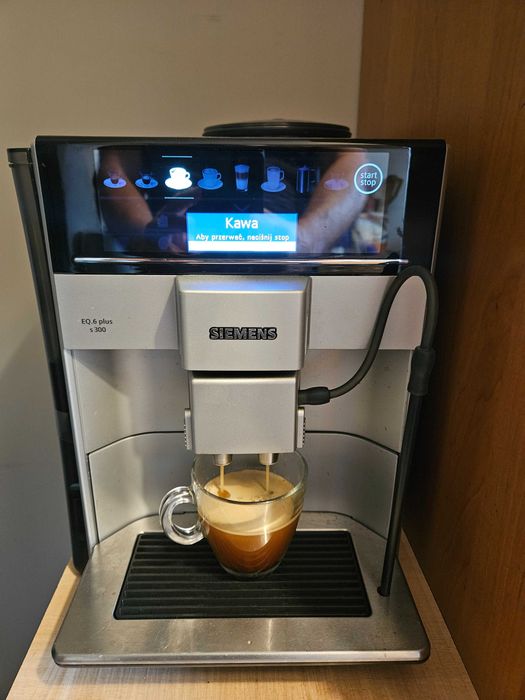 Ekspres Siemens EQ.6 plus S300 bardzo mało używany