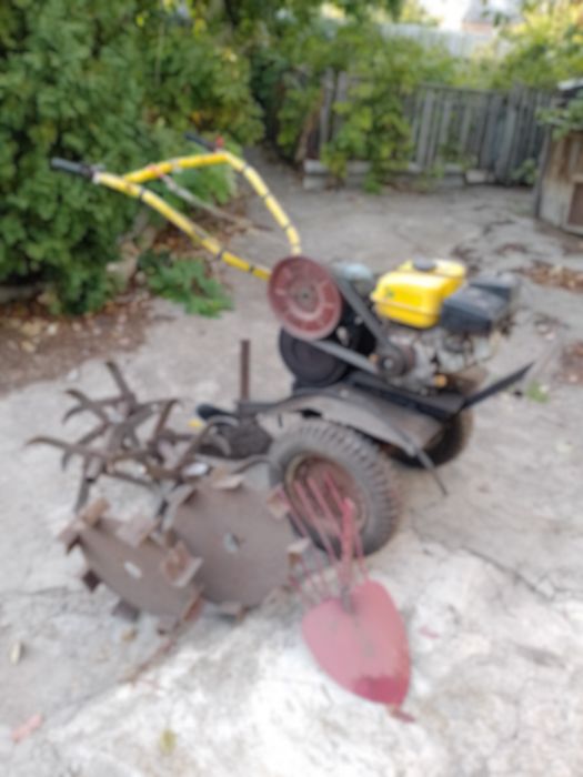 Продам мотоблок 4-х тактный, 6,5 лошадей