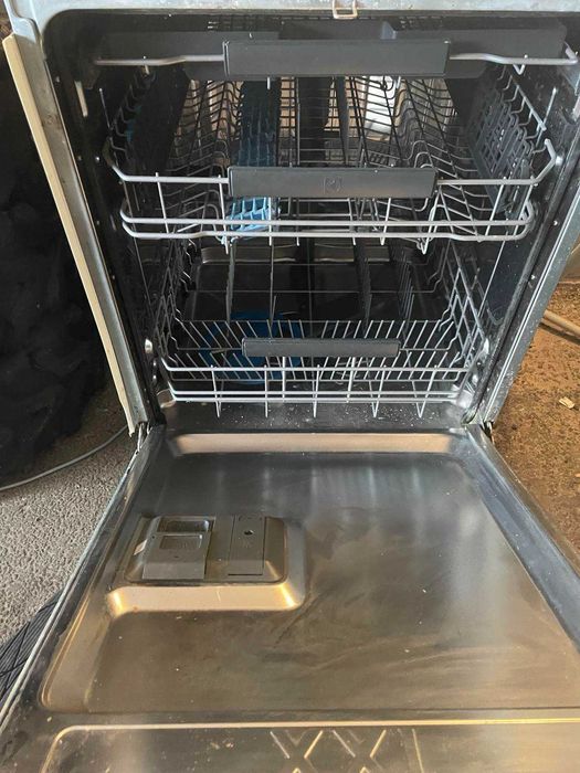 Посудомийна машина Electrolux ESL96361LO