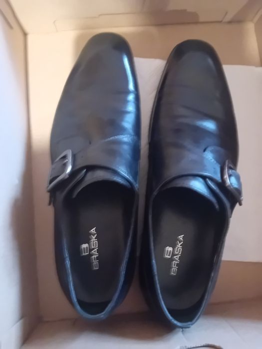Обувь недорого из кожи.