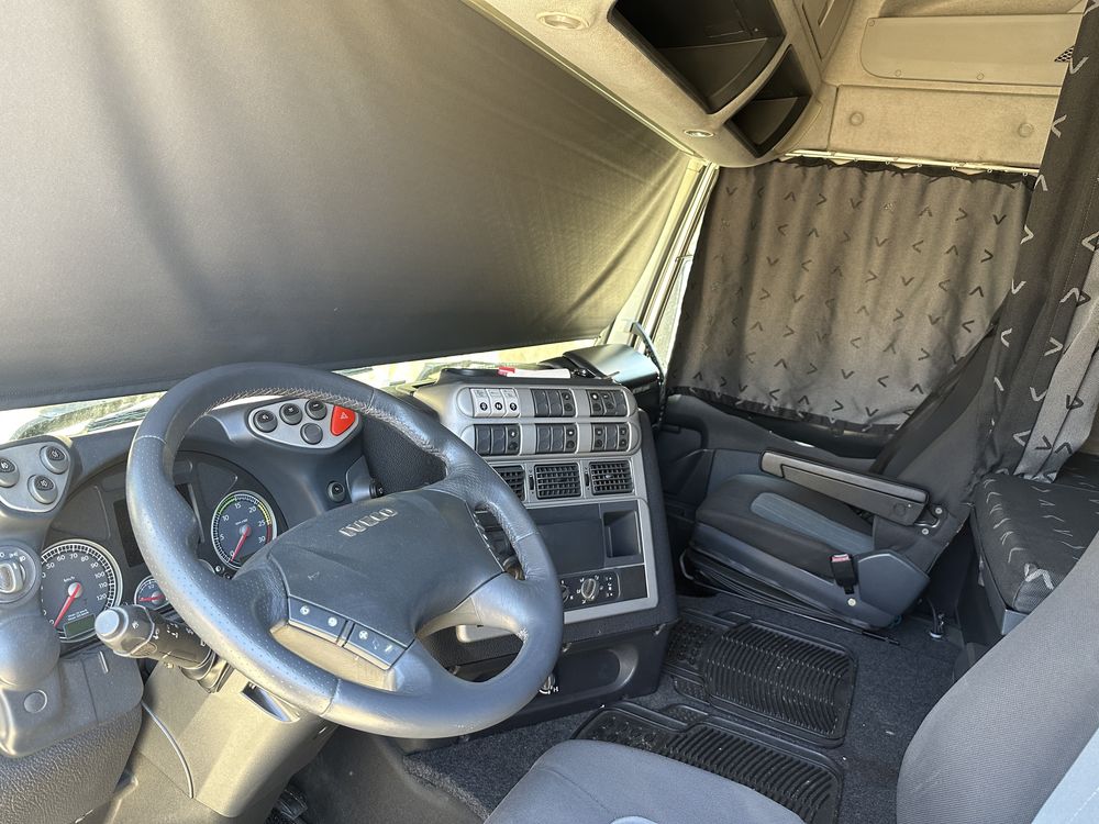 Camião Iveco Stralis + Porta-máquinas de 3 eixos