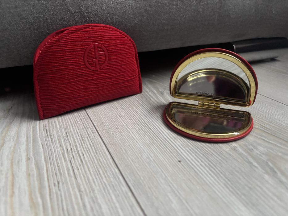 Lusterko Giorgio Armani