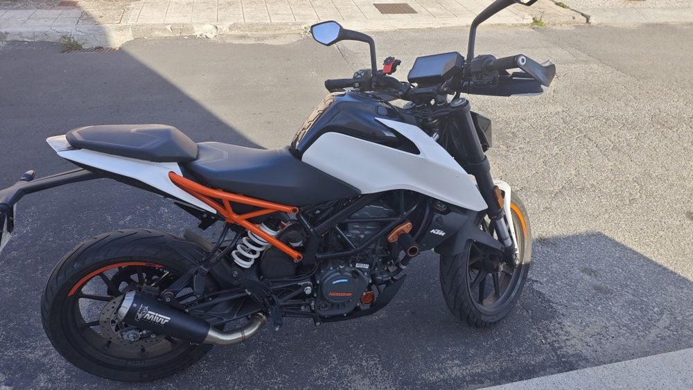 KTM Duke 125 Branca - 2017