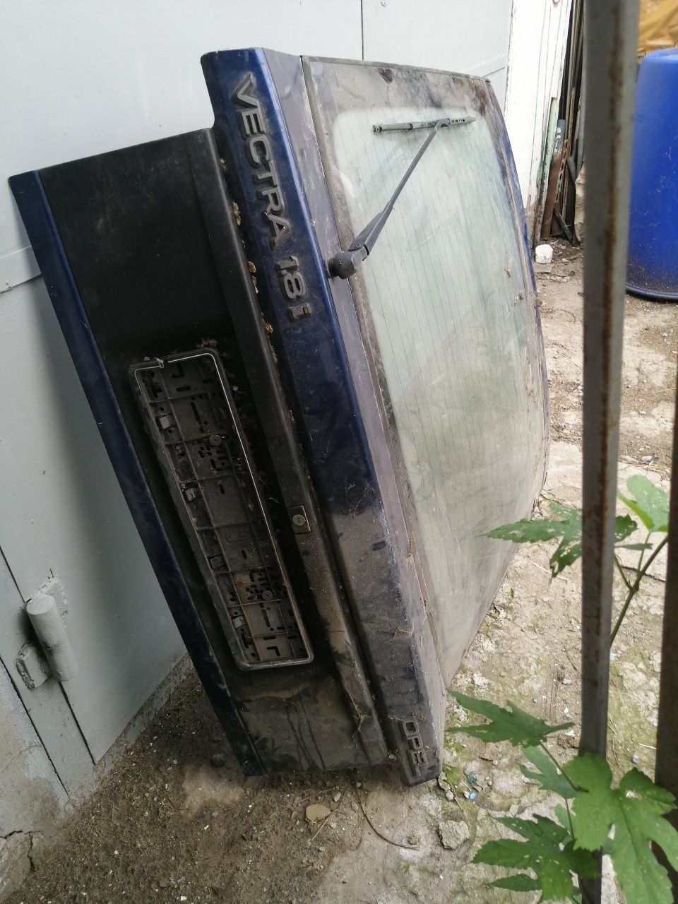 Продам заднюю Ляду на Опель Век А хечбек