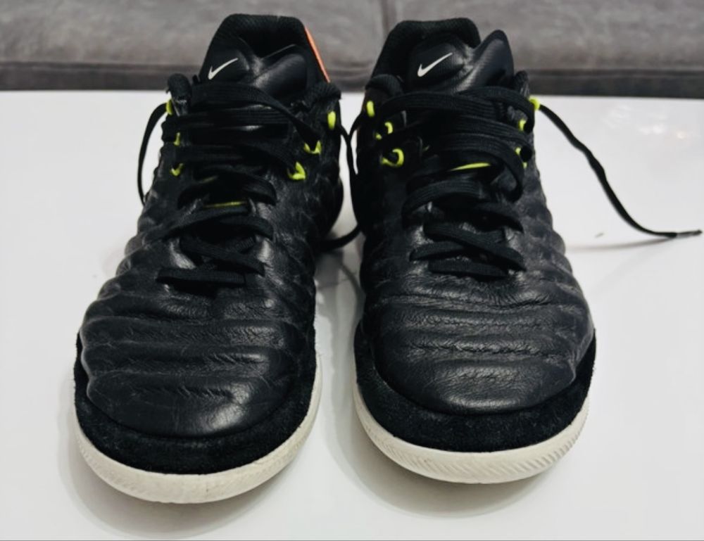 Buty do piłki nożnej halówki nike rozmiar 36 23 cm