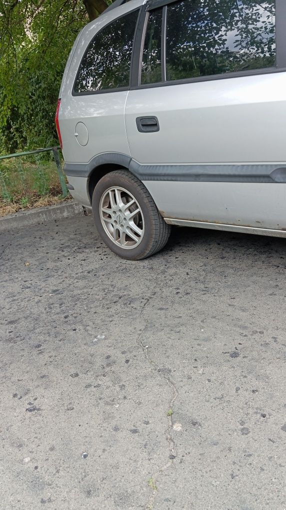 Продам Opel Zafira A