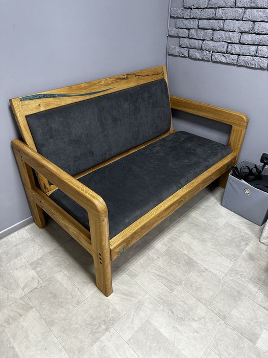 Продам диван з натурального дуба з вкрапленням епоксидної смоли