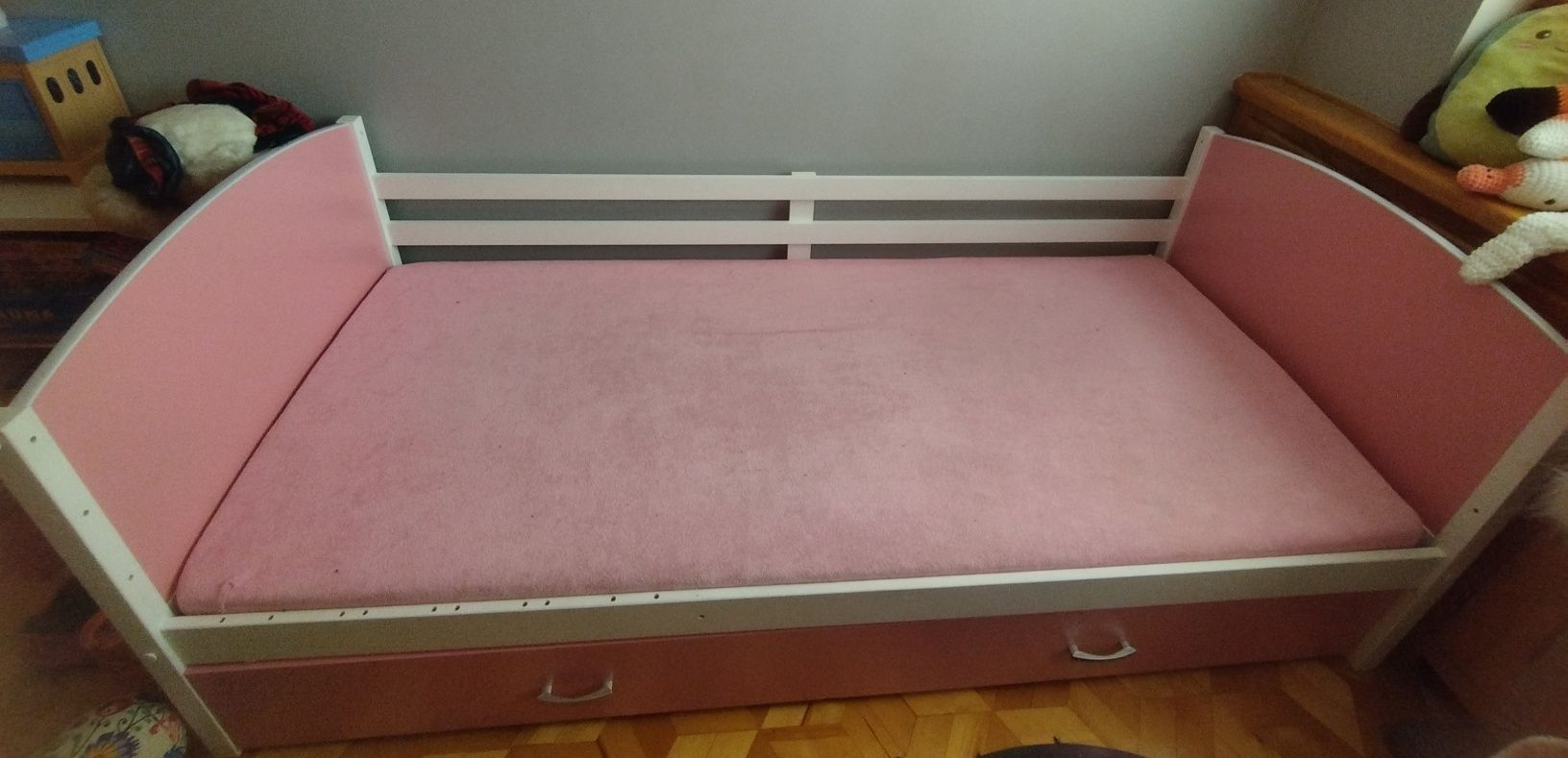 Łóżko dziewczęce podwójne z materacami