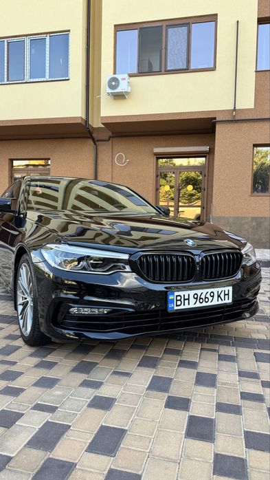 BMW 530e G30 2018 • HUD • Soft Close • Камера 360° • Без ДТП