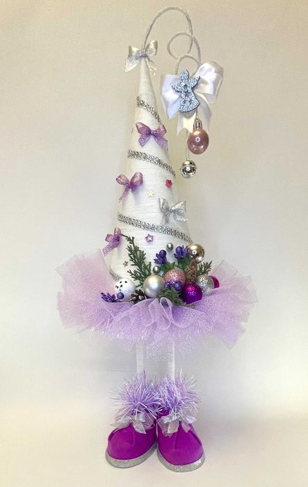 Декоративна інтер'єрна різдвяна ялинка на ніжках ручної роботи