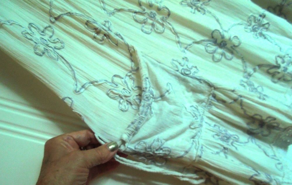 Biała Koszula Nocna z wyszywanym haftem na ramiączkach rozm. 42/44