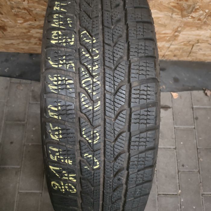 1x Goodyear Ultra Grip cargo 215/65R16C 109/107T 1 sztuka zimowa
