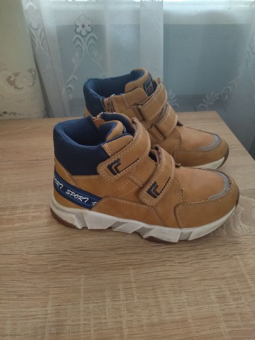 Демісезонні черевики на хлопчика. 30 р.