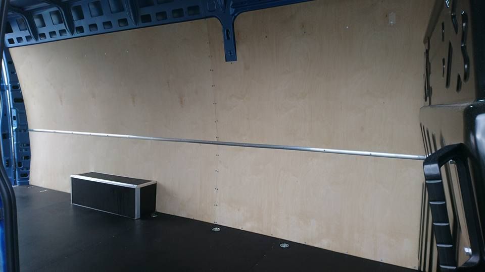 Iveco L5H2 zabezpieczenie paki zabudowa ze sklejki