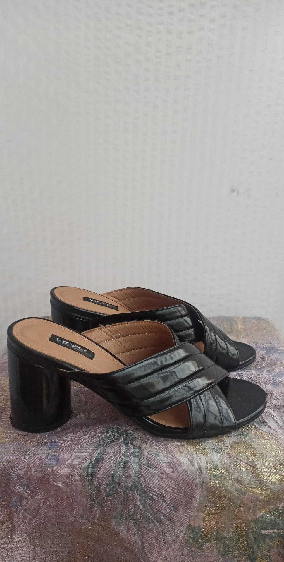 PIĘKNE żakardowe  sandały r.36 I INNE włoskie