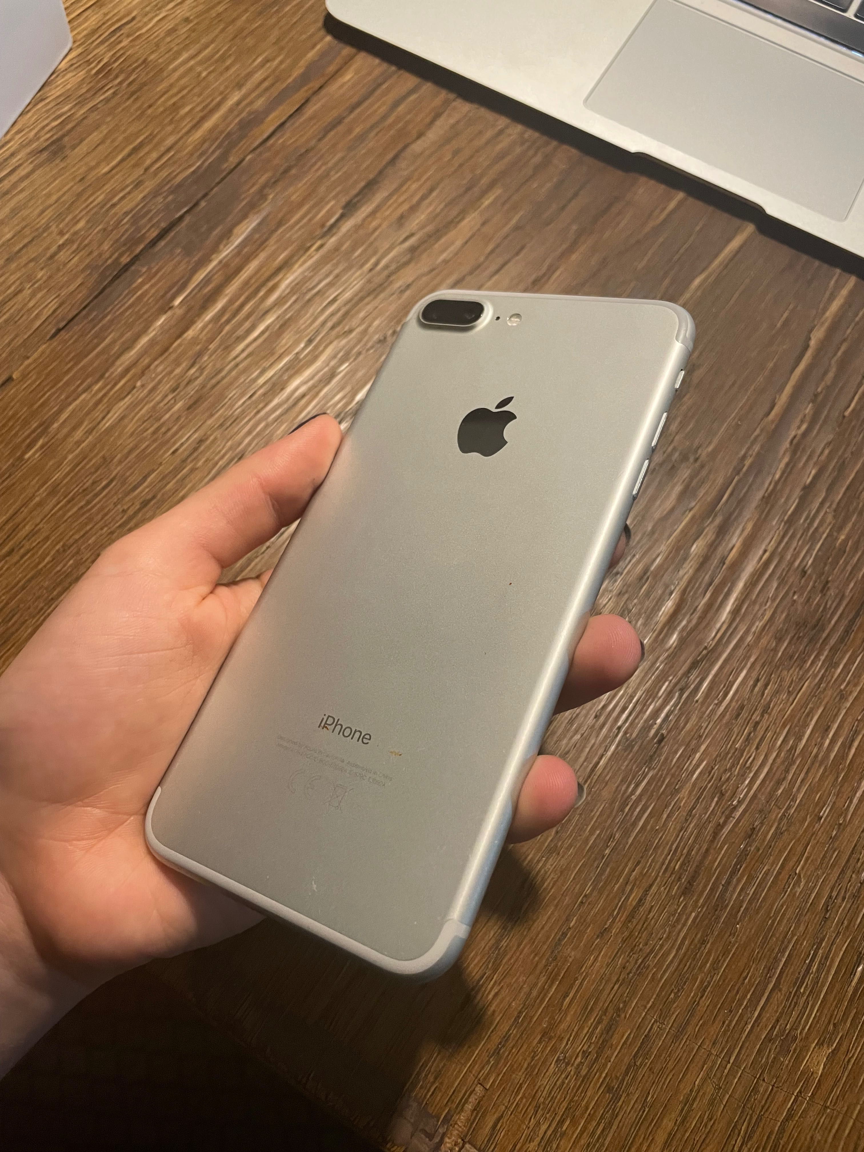 Biały iPhone 7 Plus 32GB