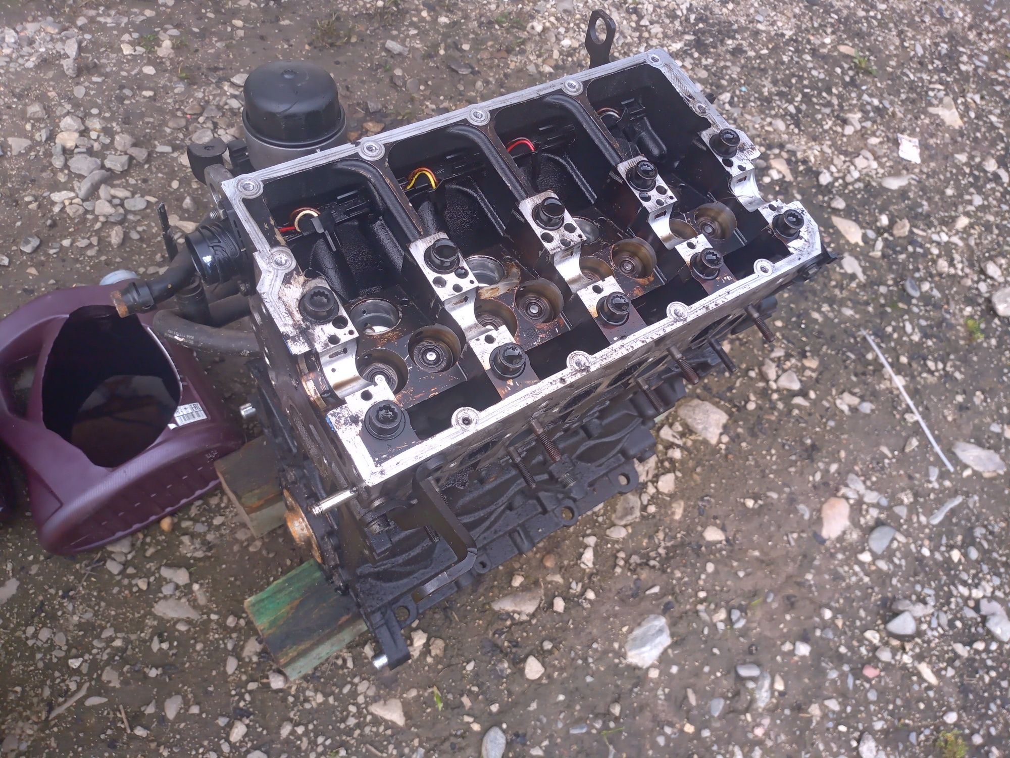 Silnik 2.0 TDI BPW pompa oleju 5 bar pompowtryski BJ