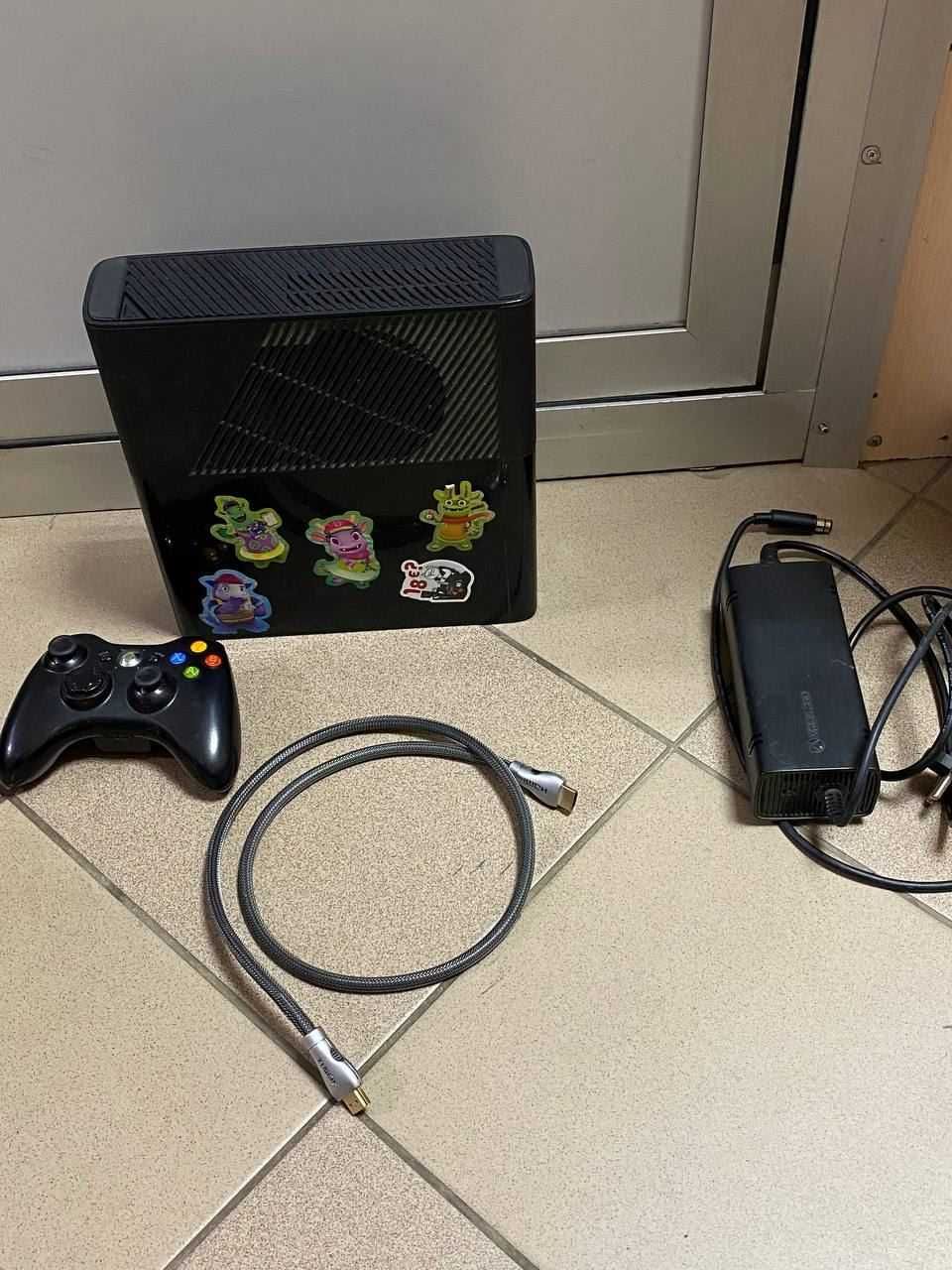 Ігрова консоль Microsoft Xbox 360 E (1538) 512GB