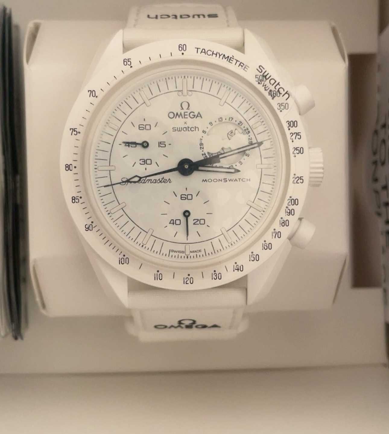 Bioceramiczny zegarek Swatch x Omega do fazy księżyca SnoopySO33W700