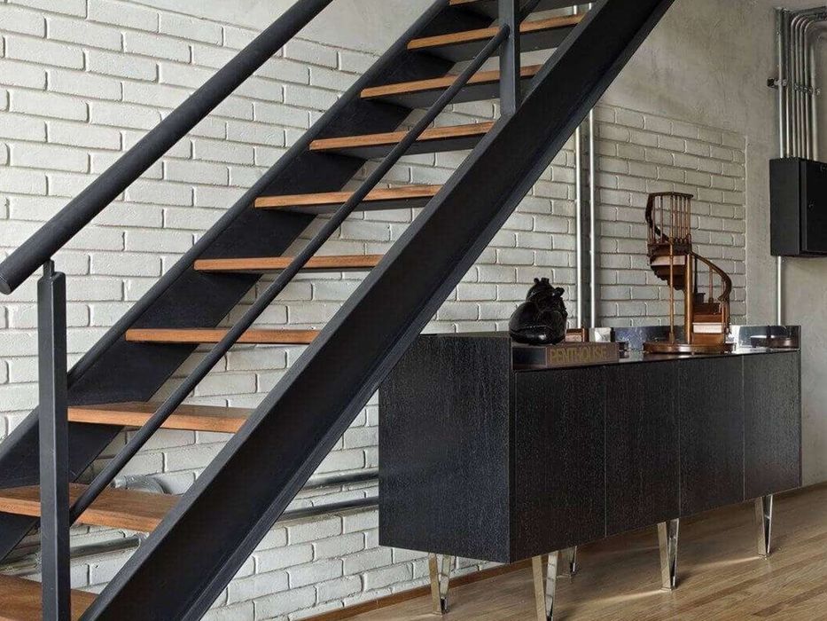 Металеві сходи та каркаси