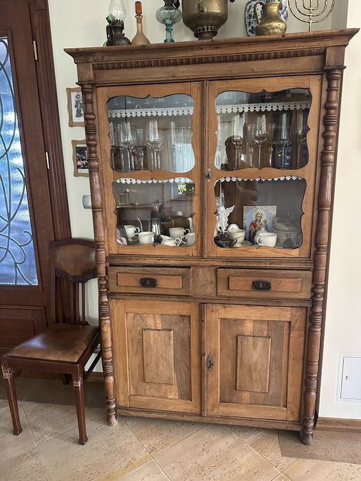 Meble antyczne z litego drewna