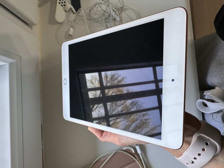 Tablet stan idealny Apple iPad mini5 2019 WiFi Gold 64GB Zloty