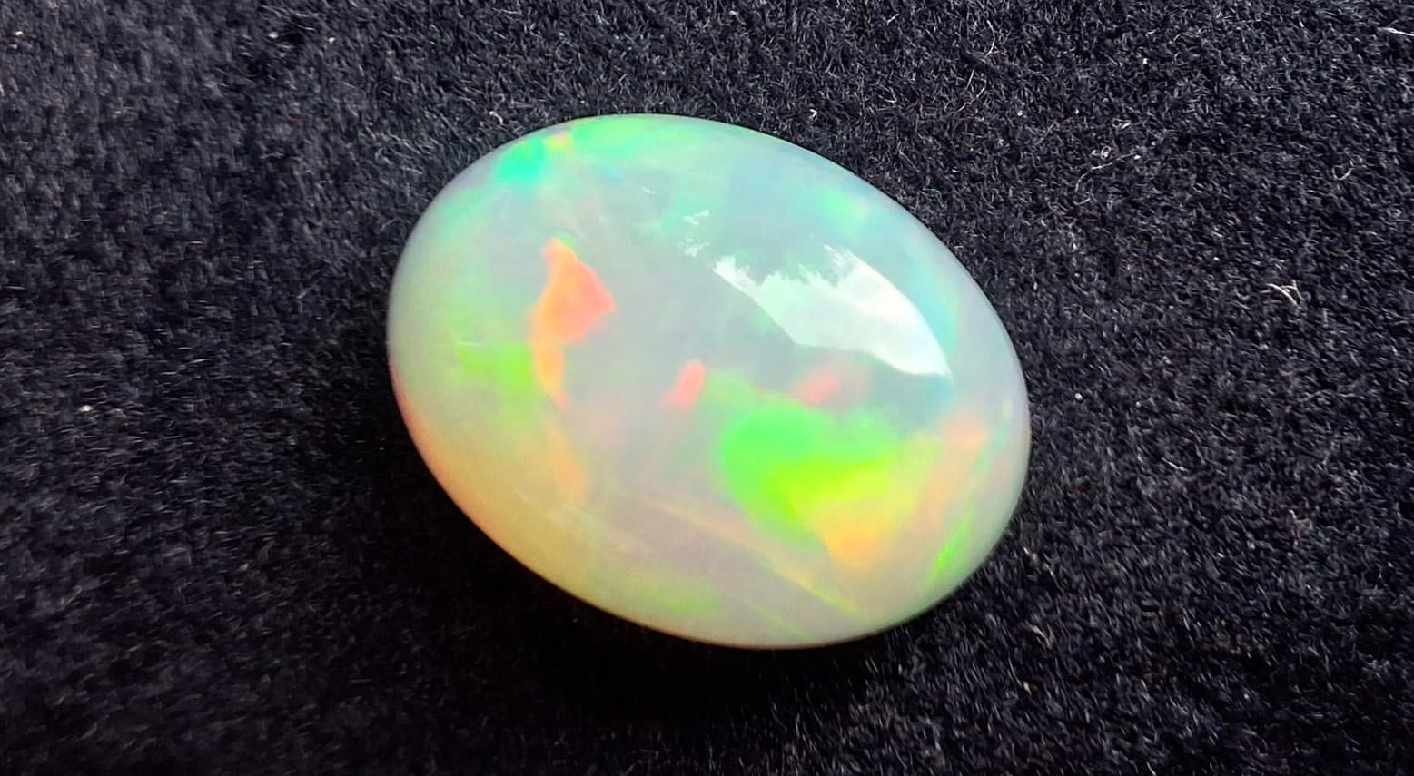 Opal naturalny, Kenia, 3,60 ct