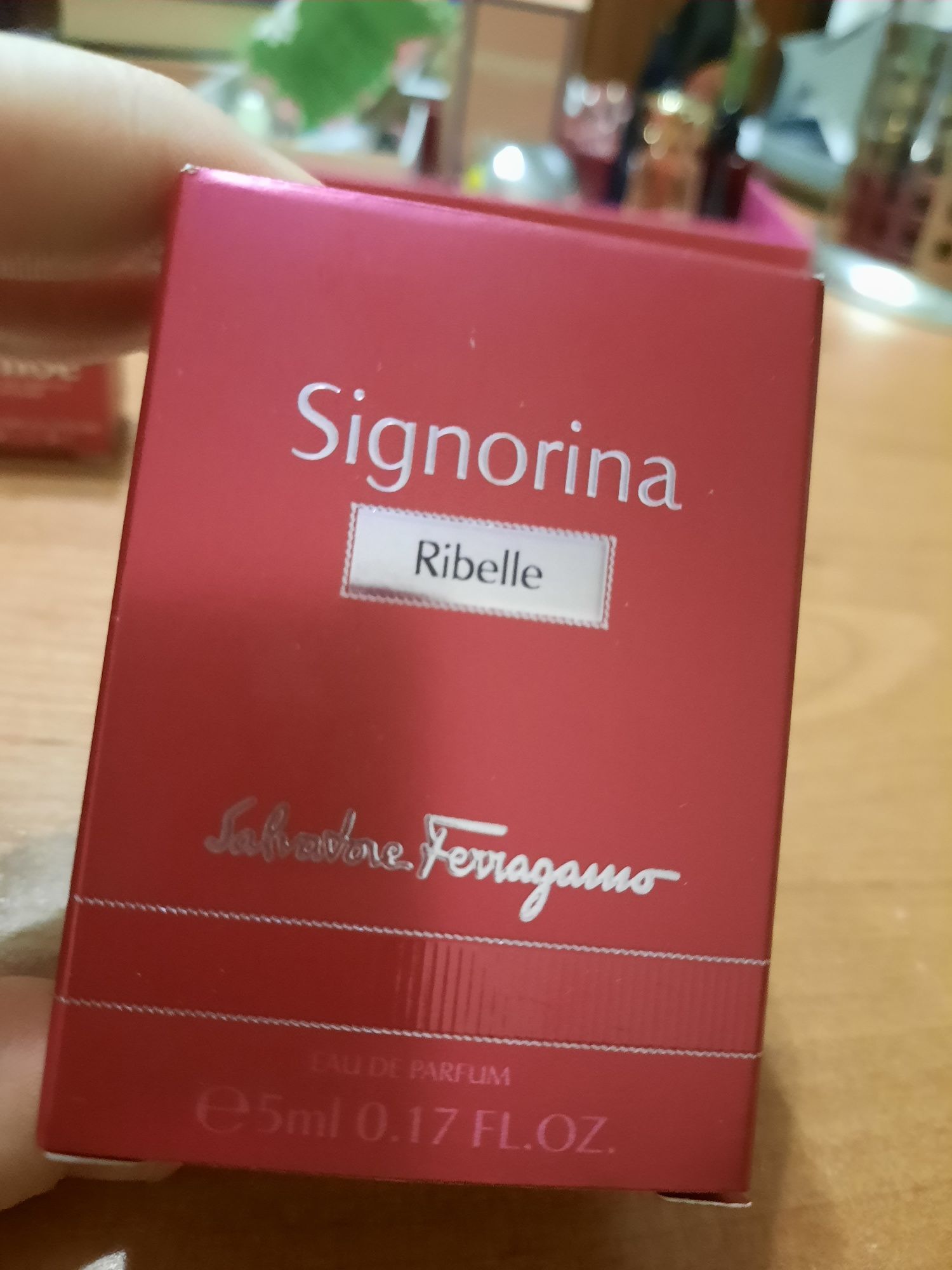 Signorina Ribelle Salvatore Ferragamo фірмова мініатюра