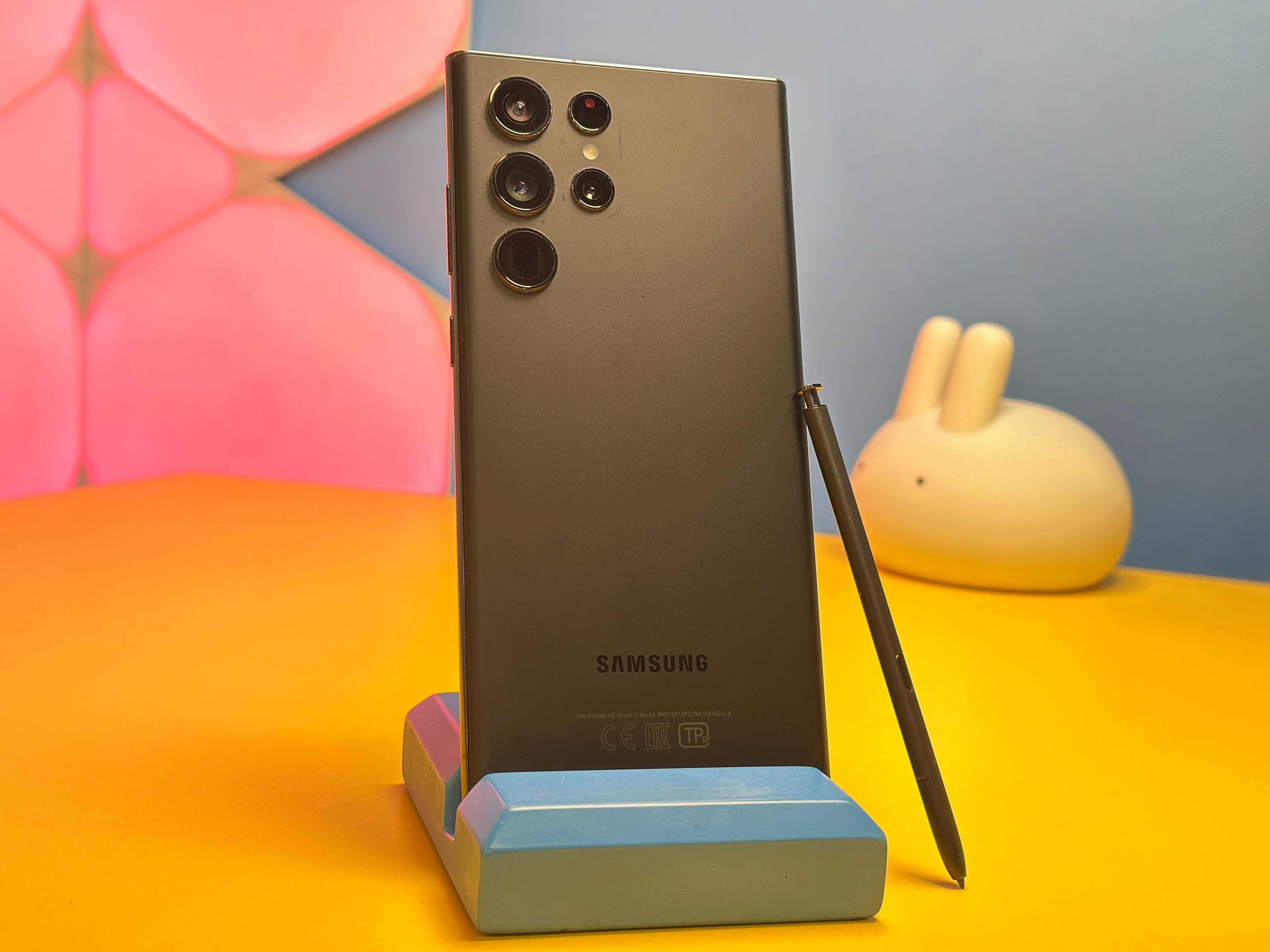 Смартфон Samsung Galaxy S22 Ultra 5G 8/128GB (136602) Б/У З ГАРАНТІЄЮ