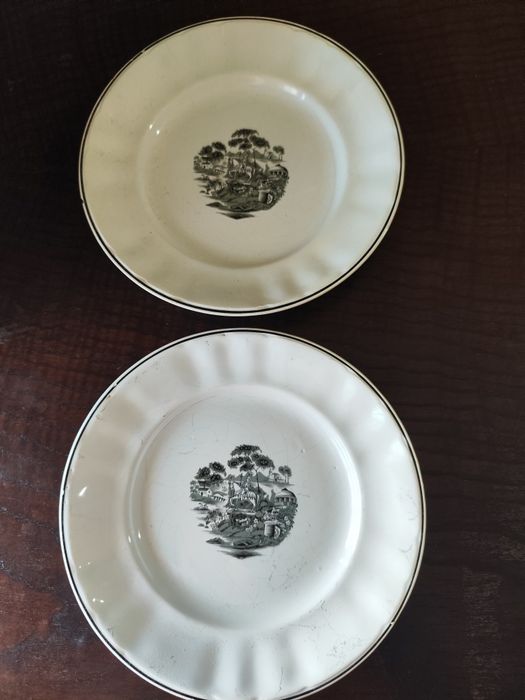 Vendo 2 pratos pequenos capoa faianças