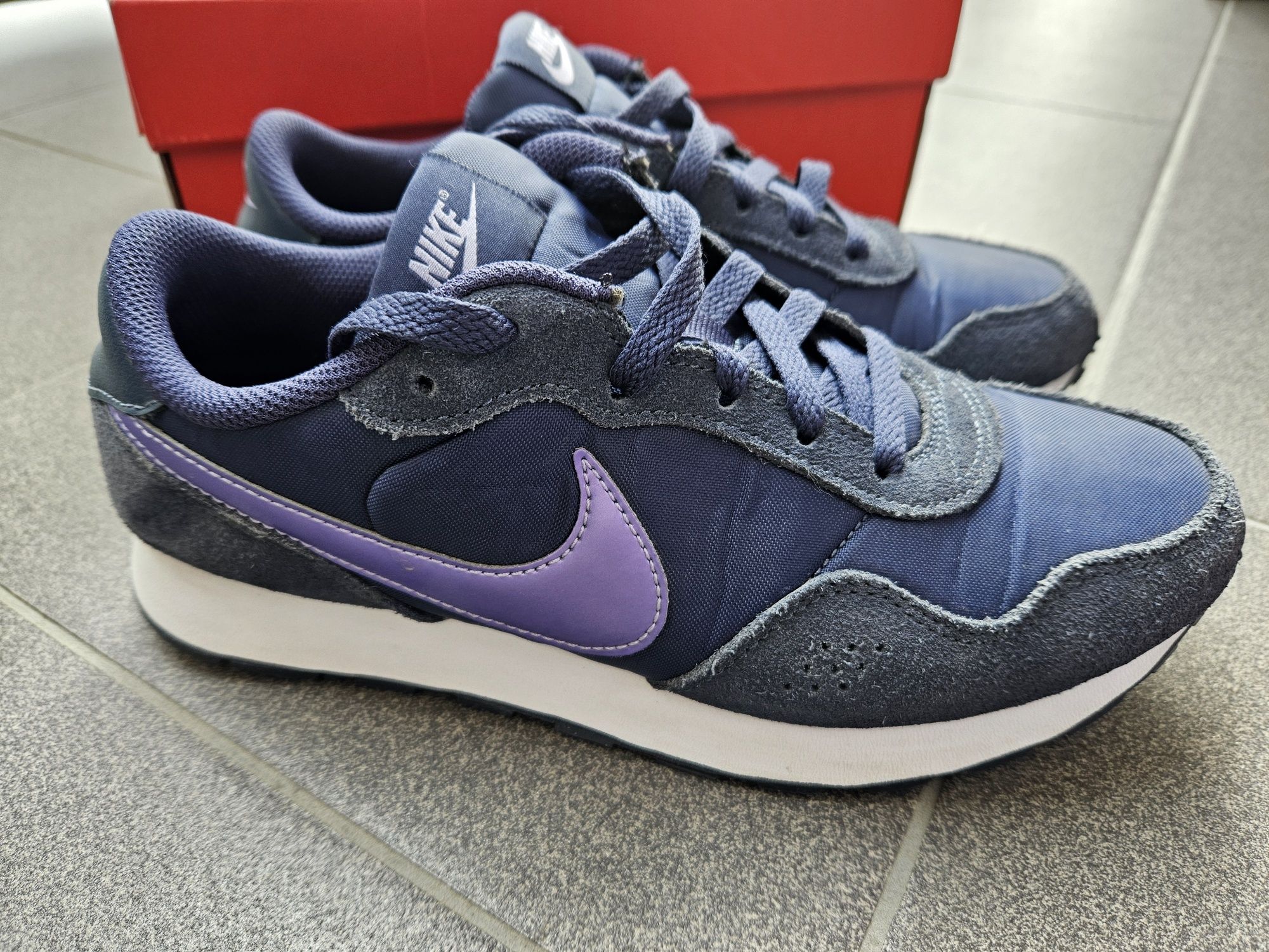 Nike MD Valiant r 38,5 24,5cm