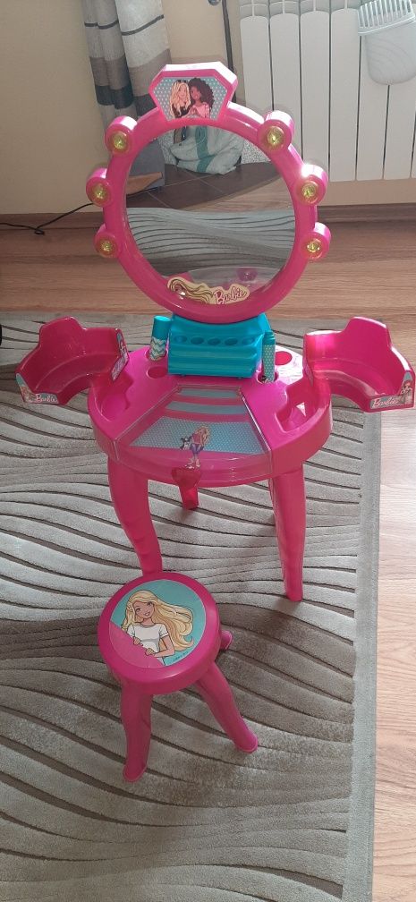 toaletka duża Barbie