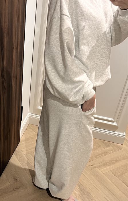 до покупки подарунок на вибір кросівки або сумка до образу