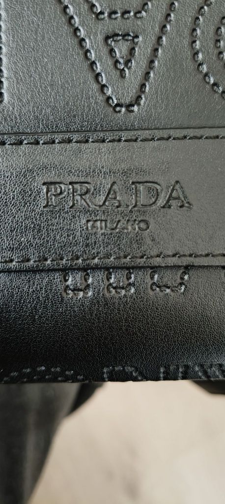 Do sprzedania orginalna saszetka męska  Prady