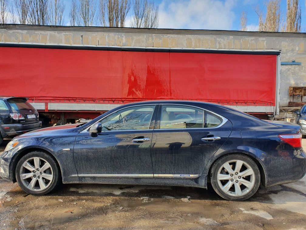 LexusLs600h.Запчасти, разборка,фара,капот,крыло,бампер,дверь,двигатель