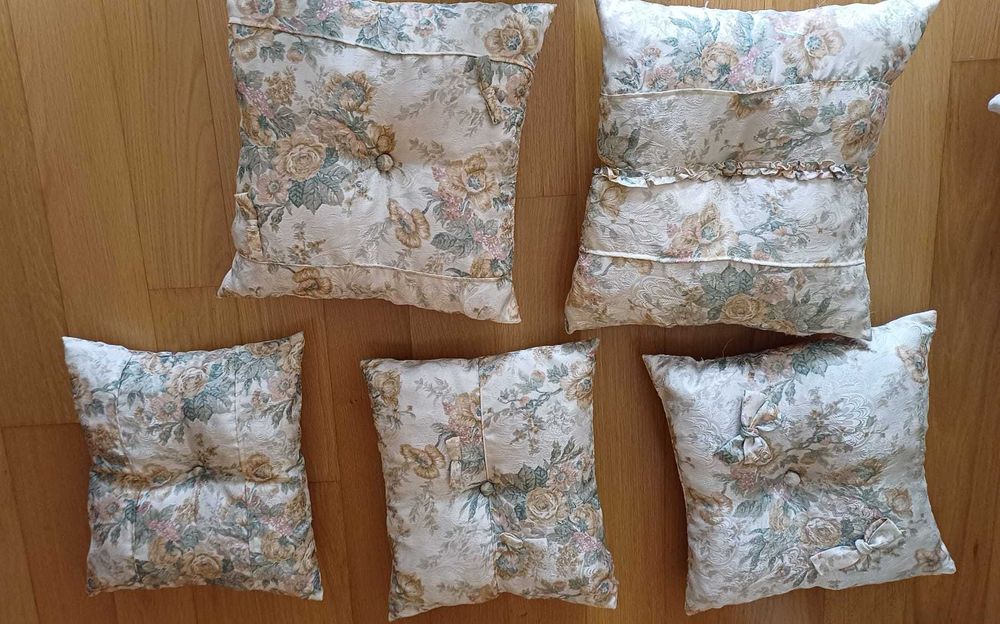 Almofadas decorativas como novas
