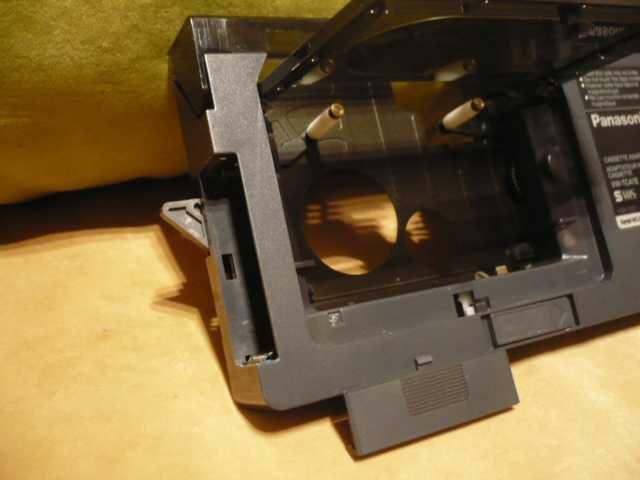 PEREŁKA ! Kaseta-adaptor SVHS Panasonic model VW-TCA7E.Zapraszam.